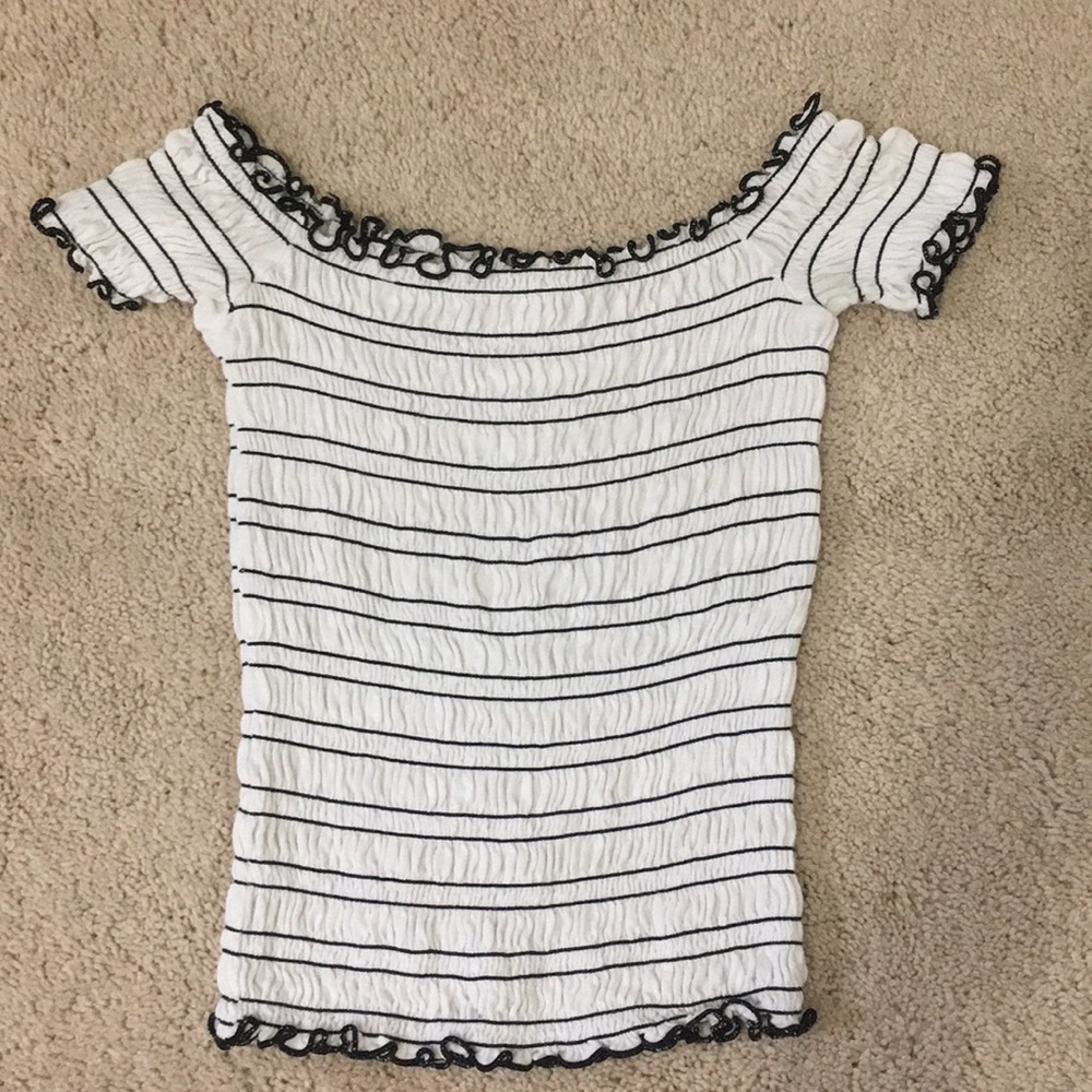 WHITE AND BLACK STRETCHY OFF THE SHOULDERS TOP